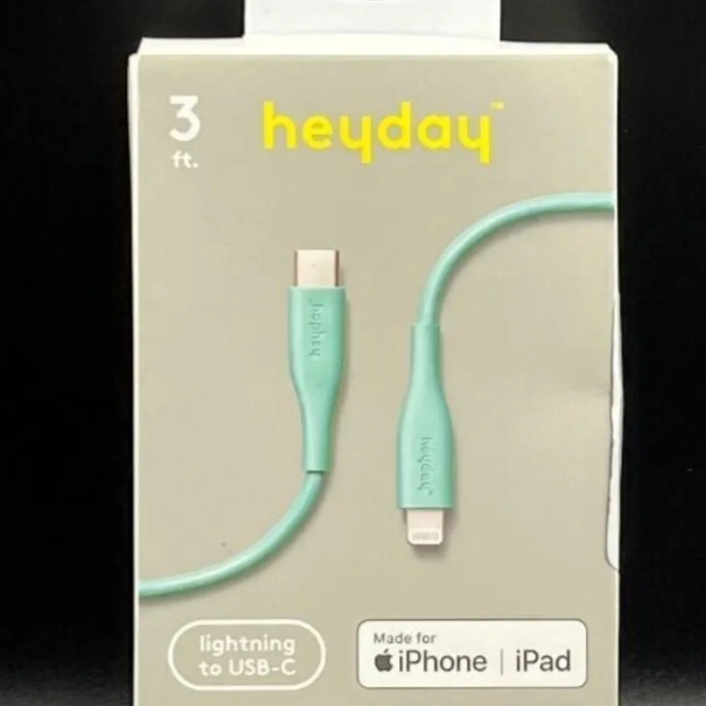 heyday Light Green USB-C to Lightning Cable. 2 Boxes